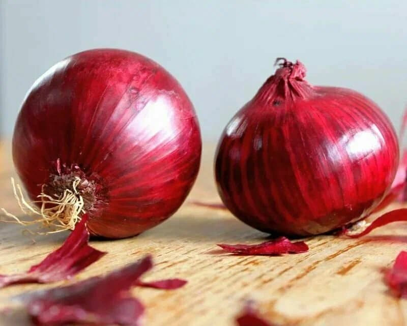 تصویر 1 از پیاز تخم‌ مرغی بیضوی شکل و متراکم برای آشپزی